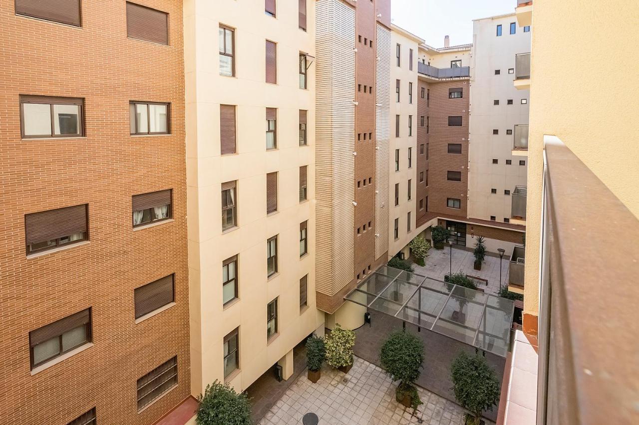 Апартаменты Bhost - Colon Малага Экстерьер фото